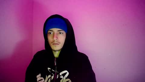 johan_parker222 online show from 10-05-25, 11:02