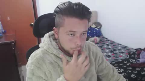 JOHAN independient model online show from 04-19-26, 05:34