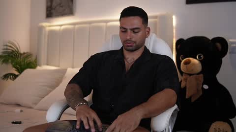 john online show from 12-09-24, 10:52