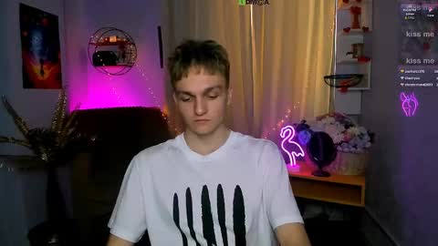 Snapshot of john_lik chatting on 04-15-26, 12:23 John online show from 04-15-26, 12:23