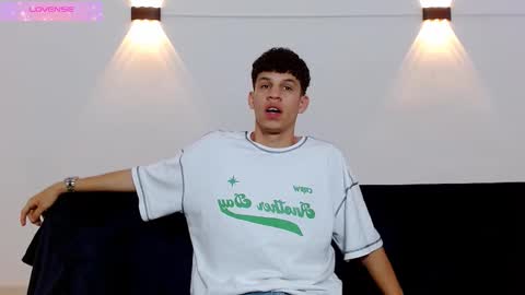 john_ssnow29 online show from 09-11-25, 10:37