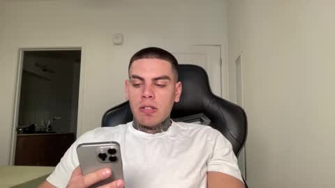 Snapshot of johnafterdark chatting on 10-13-25, 11:38 JAXX online show from 10-13-25, 11:38