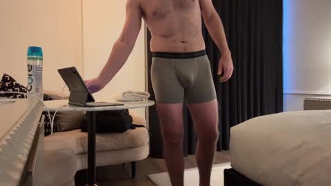 Snapshot of johnfitzzzzz chatting on 01-16-25, 01:25 J online show from 01-16-25, 01:25