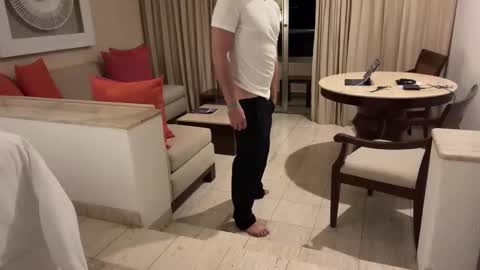 Snapshot of johnfitzzzzz chatting on 02-28-25, 03:37 J online show from 02-28-25, 03:37