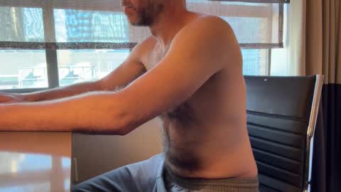 Snapshot of johnfitzzzzz chatting on 09-19-25, 01:45 J online show from 09-19-25, 01:45