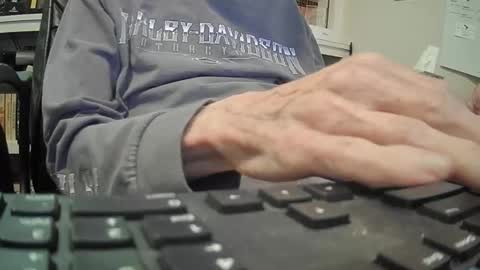 Snapshot of johngp777 chatting on 04-06-26, 04:30 johngp777 online show from 04-06-26, 04:30