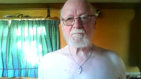 Snapshot of johnjuly1948 chatting on 04-19-26, 08:13 johnjuly1948 online show from 04-19-26, 08:13