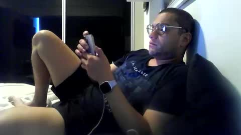 Snapshot of johnmayfair chatting on 06-10-26, 05:34 John online show from 06-10-26, 05:34