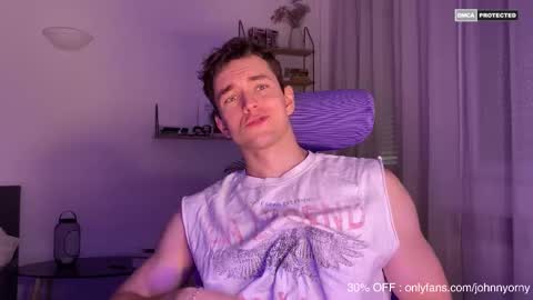 Snapshot of johnnnyhorny chatting on 09-28-25, 03:06 Johnny online show from 09-28-25, 03:06