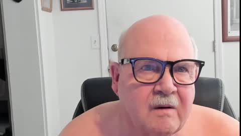 Snapshot of johnno52 chatting on 12-02-24, 04:20 johnno52 online show from 12-02-24, 04:20