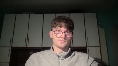 Snapshot of johnny__wood chatting on 12-17-25, 01:06 Johnny online show from 12-17-25, 01:06