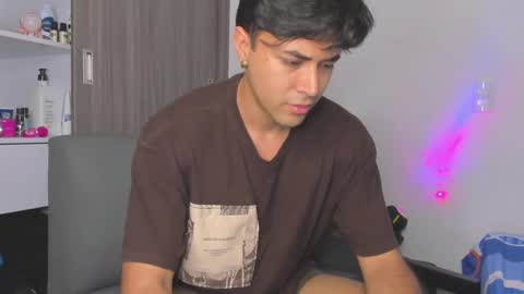 Snapshot of johnny_bravo777 chatting on 02-05-25, 09:46 johnny_bravo777 online show from 02-05-25, 09:46