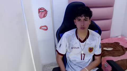 Snapshot of johnny_cagee chatting on 12-03-24, 04:36 johnny_cagee online show from 12-03-24, 04:36