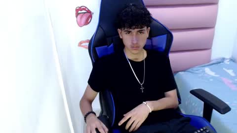 Snapshot of johnny_cagee chatting on 12-04-24, 03:59 johnny_cagee online show from 12-04-24, 03:59