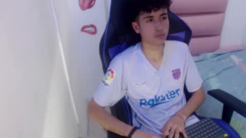 Snapshot of johnny_cagee chatting on 12-09-24, 07:06 johnny_cagee online show from 12-09-24, 07:06