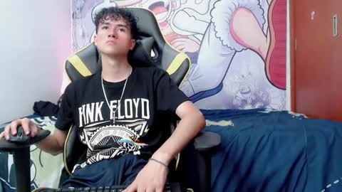 Snapshot of johnny_cagee chatting on 12-18-24, 08:20 johnny_cagee online show from 12-18-24, 08:20