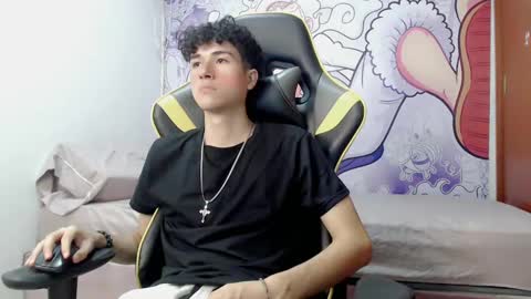 Snapshot of johnny_cagee chatting on 12-22-24, 05:01 johnny_cagee online show from 12-22-24, 05:01
