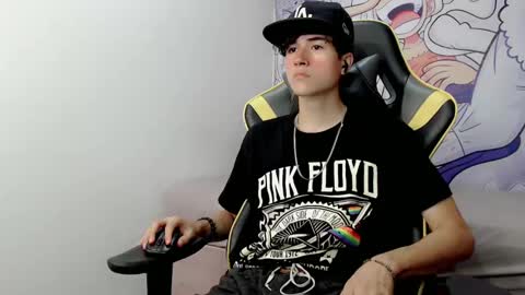 Snapshot of johnny_cagee chatting on 01-17-25, 04:17 johnny_cagee online show from 01-17-25, 04:17