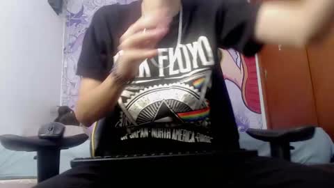 Snapshot of johnny_cagee chatting on 02-01-25, 04:46 johnny_cagee online show from 02-01-25, 04:46