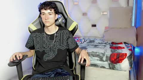 Snapshot of johnny_cagee chatting on 09-18-25, 03:52 johnny_cagee online show from 09-18-25, 03:52