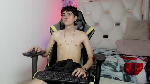 Snapshot of johnny_cagee chatting on 10-01-25, 04:40 johnny_cagee online show from 10-01-25, 04:40