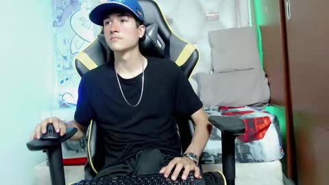 Snapshot of johnny_cagee chatting on 10-08-25, 06:44 johnny_cagee online show from 10-08-25, 06:44