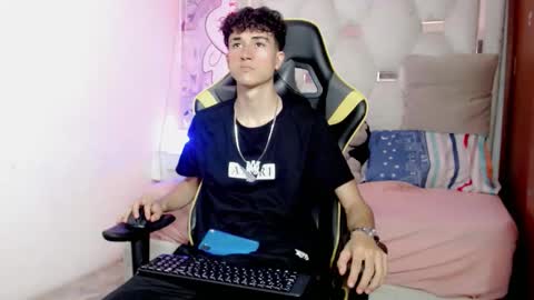 johnny_cagee online show from 12-18-25, 03:23