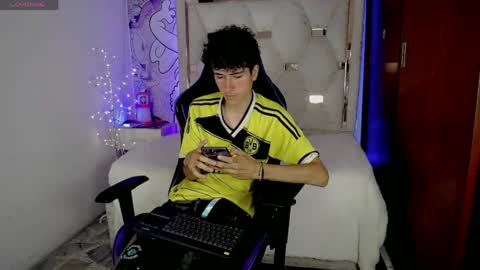 johnny_cagee online show from 04-24-26, 04:04