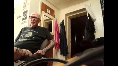 Snapshot of johnnyanubis chatting on 02-27-26, 01:16 Master online show from 02-27-26, 01:16