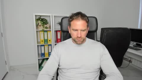 johnnydough82 online show from 12-03-24, 08:16