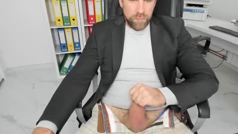 johnnydough82 online show from 12-18-24, 07:15