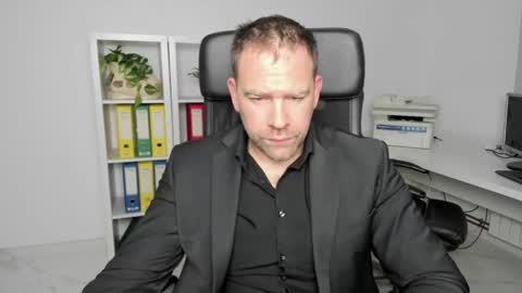 johnnydough82 online show from 12-25-24, 05:26