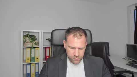 johnnydough82 online show from 12-27-24, 06:03