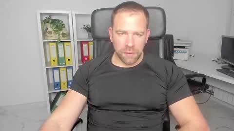 johnnydough82 online show from 01-02-25, 06:07