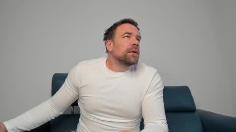 johnnydough82 online show from 02-22-25, 06:50