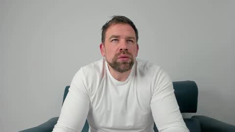 johnnydough82 online show from 03-02-25, 04:50