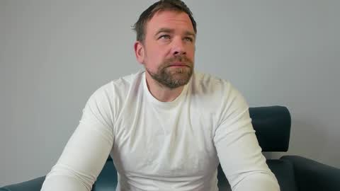 johnnydough82 online show from 03-04-25, 04:27