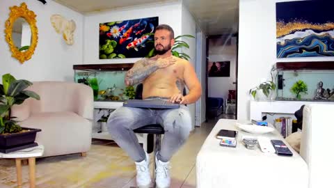 JOHNNY online show from 03-08-25, 09:29