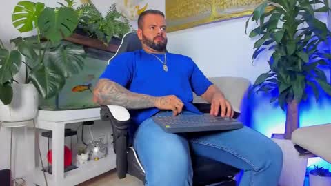 JOHNNY online show from 03-25-26, 01:55