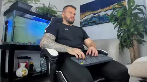 JOHNNY online show from 06-21-26, 01:30