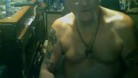 Snapshot of johnnyshung1 chatting on 11-20-25, 10:48 johnnyshung1 online show from 11-20-25, 10:48