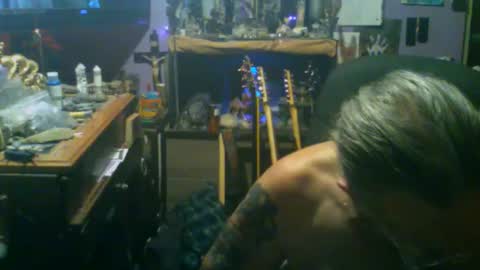 Snapshot of johnnyshung1 chatting on 11-29-25, 06:55 johnnyshung1 online show from 11-29-25, 06:55