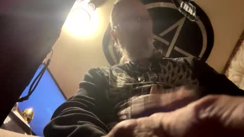 johnnyshung1 online show from 05-02-26, 06:24