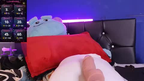 Snapshot of johnson_chris chatting on 10-23-25, 01:16 Chris online show from 10-23-25, 01:16