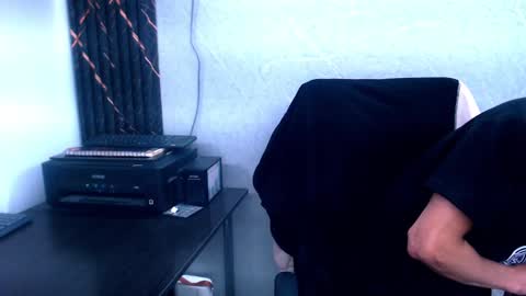 johnsonisaac94  online show from 02-10-25, 07:36