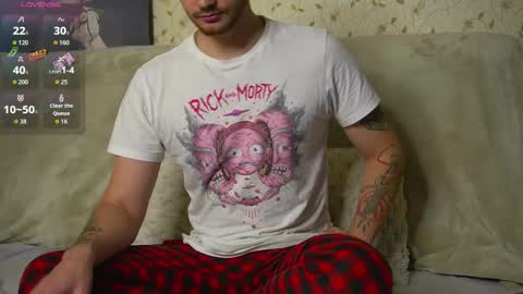 Snapshot of johnstoneisland chatting on 10-12-25, 06:40 John online show from 10-12-25, 06:40