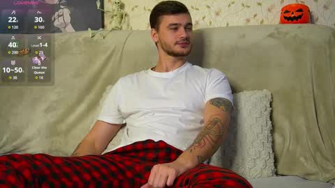 Snapshot of johnstoneisland chatting on 10-17-25, 08:06 John online show from 10-17-25, 08:06