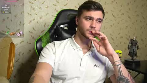 Snapshot of johnstoneisland chatting on 10-20-25, 02:50 John online show from 10-20-25, 02:50