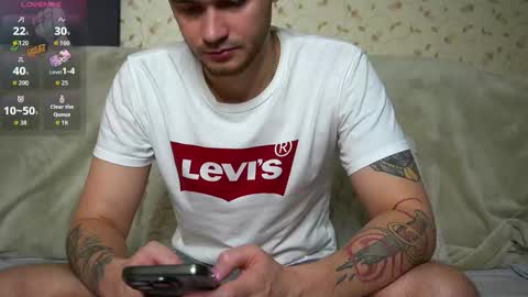 Snapshot of johnstoneisland chatting on 11-10-25, 09:25 John online show from 11-10-25, 09:25