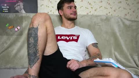 Snapshot of johnstoneisland chatting on 12-03-25, 08:45 John online show from 12-03-25, 08:45